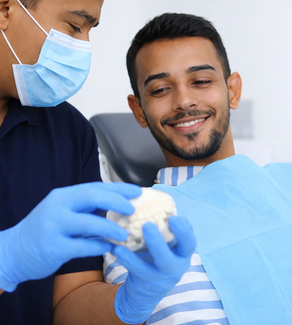 Dr. Aldo Moreno Implantes dentales en Miraflores Dr. Aldo Moreno Implantes dentales en Miraflores